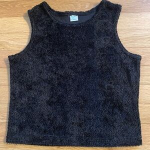 Cozy Vintage Black Tank Top with Boxy Style and Sleeveless Design